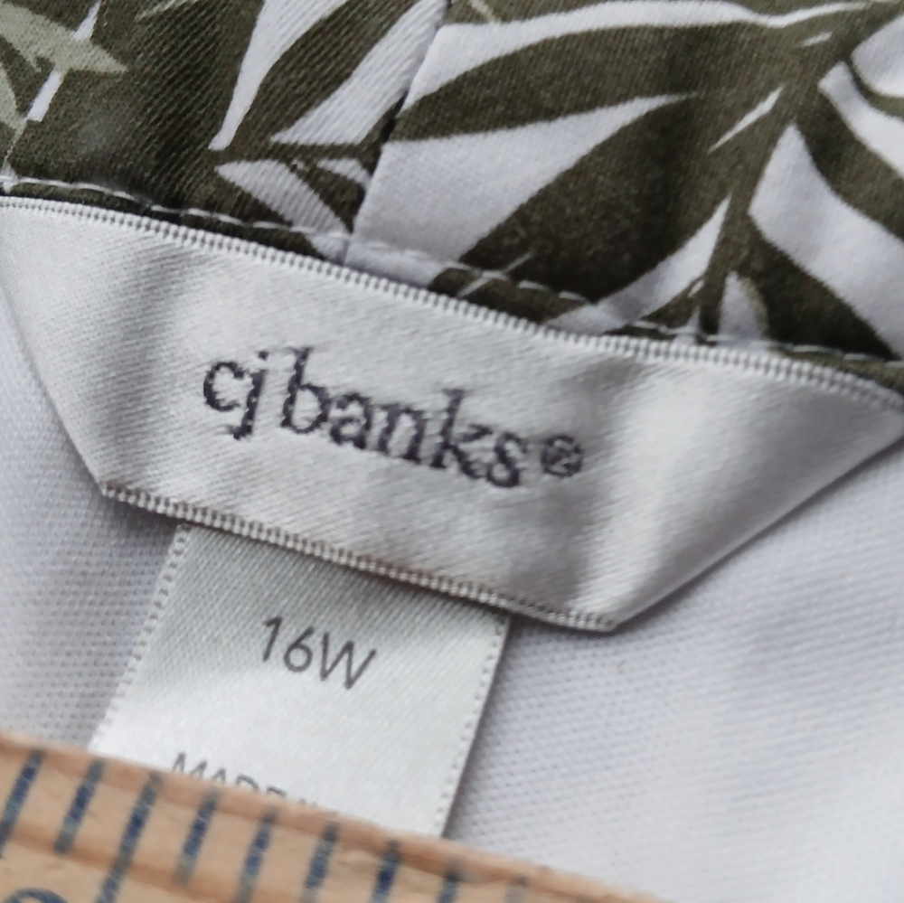 C.J. Banks Women's Size 16W Green Leaf Print Swim Skirt - Picture 2 of 7